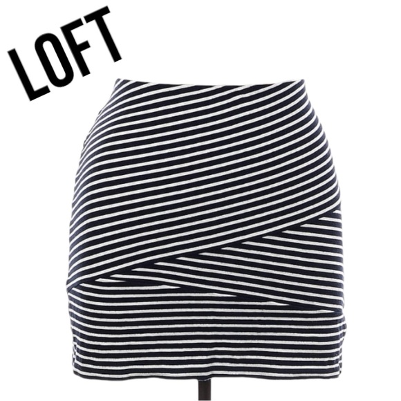 LOFT Dresses & Skirts - LOFT Black & White Stretch Striped Pencil Skirt - Women’s Large